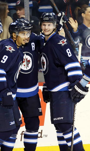 Jets do in Devils with two quick goals early in second period